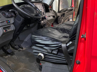 2013 Iveco Daily, красный, 1300000 рублей, вид 3