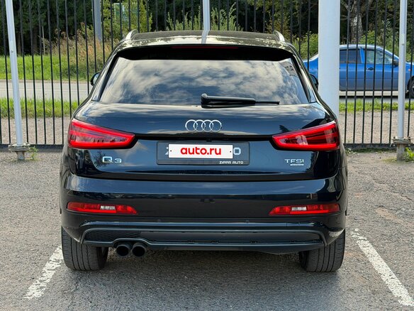 2013 Audi Q3 I (8U), чёрный - вид 4