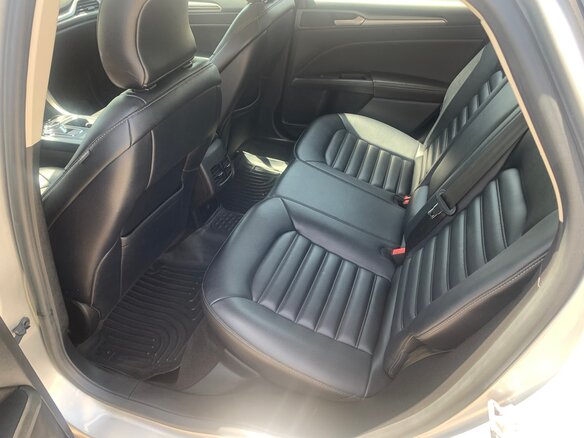 2019 Ford Fusion (North America) II Рестайлинг, серый, 1400000 рублей - вид 16