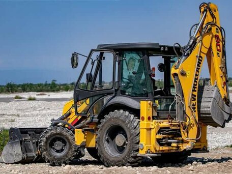 2021 New Holland B80B, жёлтый, 5500000 рублей, вид 2