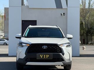 2022 Toyota Corolla Cross I, белый, 2045000 рублей, вид 3