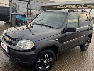 2019 Chevrolet Niva I Рестайлинг, чёрный, 800000 рублей, вид 1
