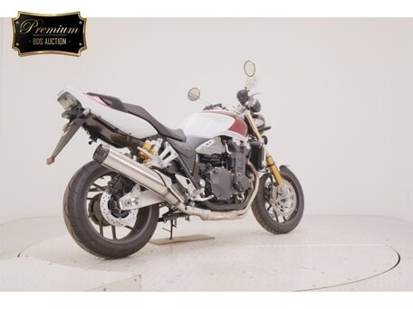 2025 Honda CB 1300, белый, 1419000 рублей, вид 4