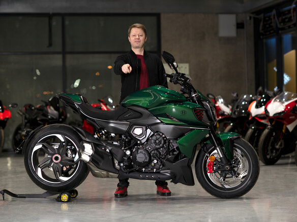 2023 Ducati Diavel V4, зелёный, 7700000 рублей - вид 5