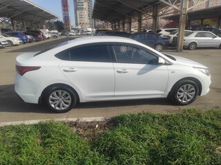 2019 Hyundai Solaris II, белый, 1550000 рублей, вид 4