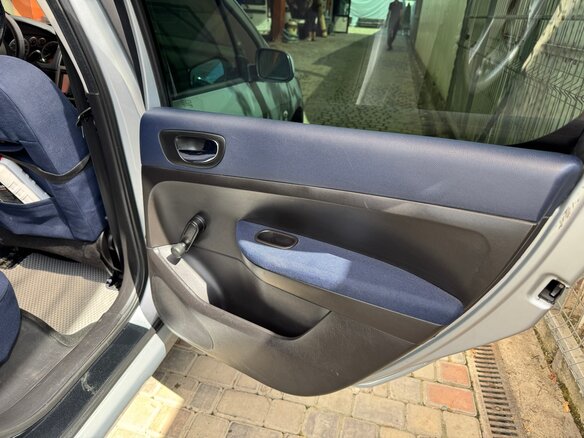 2004 Peugeot 307 I, серый, 285000 рублей - вид 17