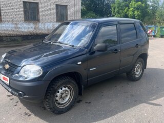 2011 Chevrolet Niva I Рестайлинг, чёрный, 350000 рублей, вид 4