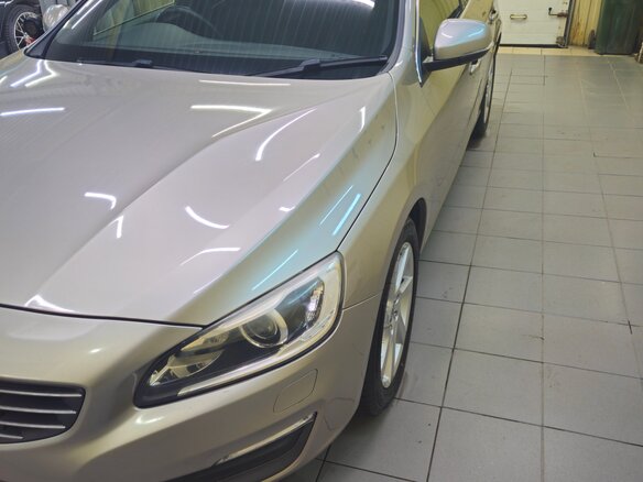 2013 Volvo V60 I, серый, 1225000 рублей - вид 1
