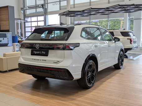 2026 Volkswagen Tiguan L Pro III (China Market), белый, 4050000 рублей, вид 5