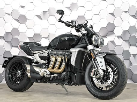 2023 Triumph Rocket 3, чёрный, 2199000 рублей, вид 1