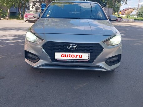 2018 Hyundai Solaris II, серебристый, 750000 рублей, вид 1