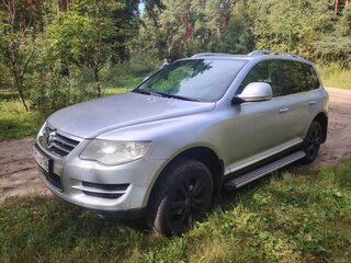 2008 Volkswagen Touareg I Рестайлинг, серебристый, 1200000 рублей, вид 1