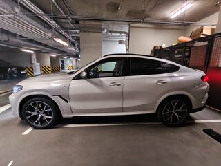 2020 BMW X6 M50i III (G06), белый, 9500000 рублей, вид 2