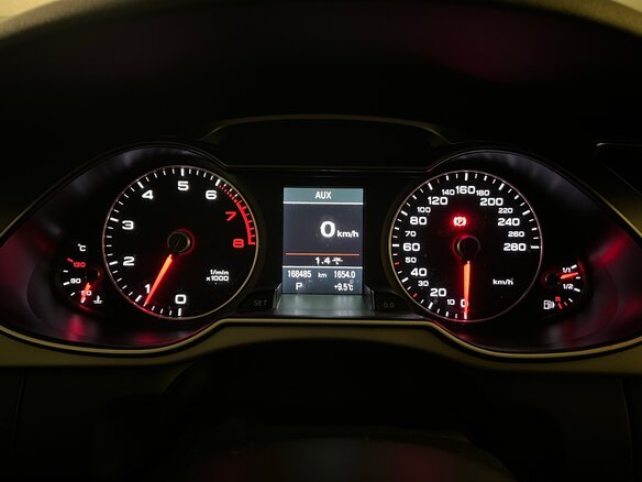 2014 Audi A4 IV (B8) Рестайлинг, чёрный, 1800000 рублей - вид 12