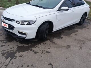 2018 Chevrolet Malibu IX, белый, 1700000 рублей, вид 1