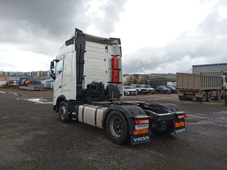 2021 Volvo FH, белый, 9019000 рублей, вид 4