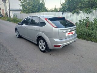 2008 Ford Focus II Рестайлинг, серебристый, 630000 рублей, вид 4