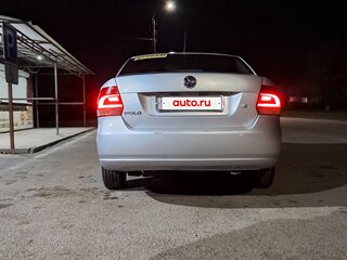 2013 Volkswagen Polo V, серебристый, 500000 рублей, вид 2