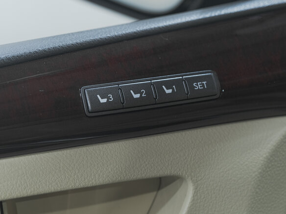 2013 Lexus LX 570 III Рестайлинг, чёрный, 4069000 рублей - вид 37