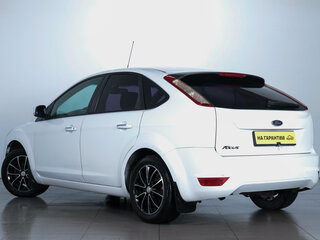 2010 Ford Focus II Рестайлинг, белый, 559000 рублей, вид 4