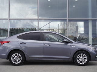 2017 Hyundai Solaris II, серый, 1235000 рублей, вид 4