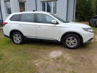 2016 Mitsubishi Outlander III Рестайлинг 2, белый, 1360000 рублей, вид 3