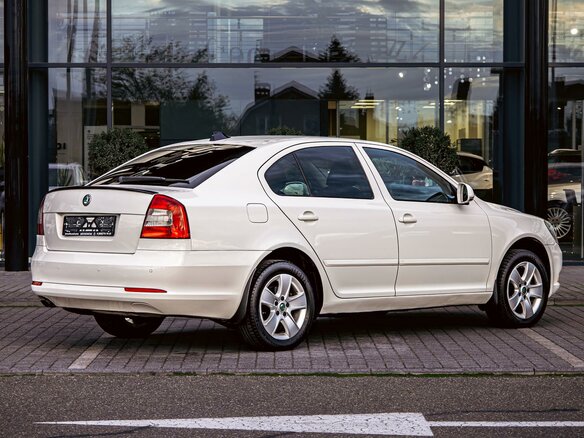 2012 Skoda Octavia II (A5) Рестайлинг, белый, 895000 рублей - вид 5