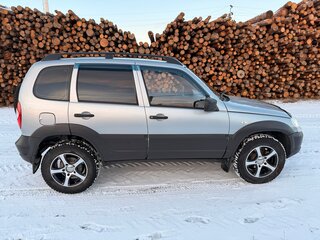 2014 Chevrolet Niva I Рестайлинг, серебристый, 550000 рублей, вид 4