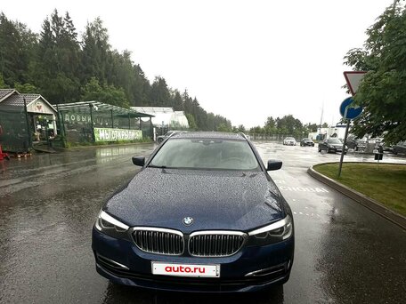 2019 BMW 5 серии 520d xDrive VII (G30/G31/G38), синий, 3375000 рублей, вид 5