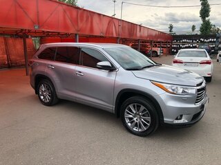 2014 Toyota Highlander III (XU50), серебристый, 3000000 рублей, вид 3