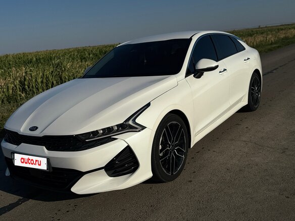 2021 Kia K5 III, белый, 2300000 рублей - вид 1