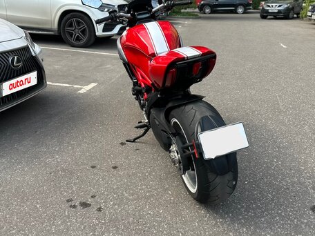2013 Ducati Diavel, красный, 935000 рублей, вид 3