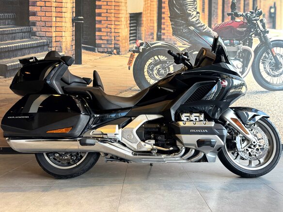 2018 Honda GL 1800 Gold Wing, чёрный, 2490000 рублей - вид 1