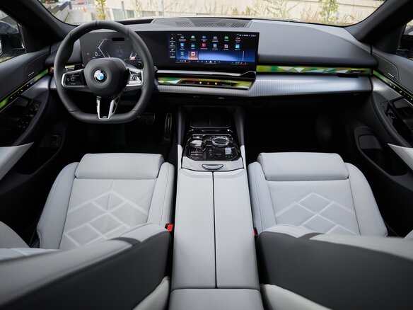2026 BMW 5 серии 530i xDrive VIII (G60/G61/G68), чёрный, 9700000 рублей - вид 11