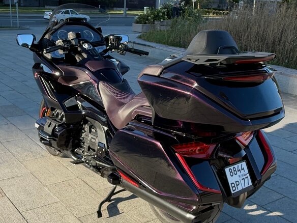 2023 Honda GL 1800 Gold Wing, фиолетовый, 3999000 рублей - вид 8