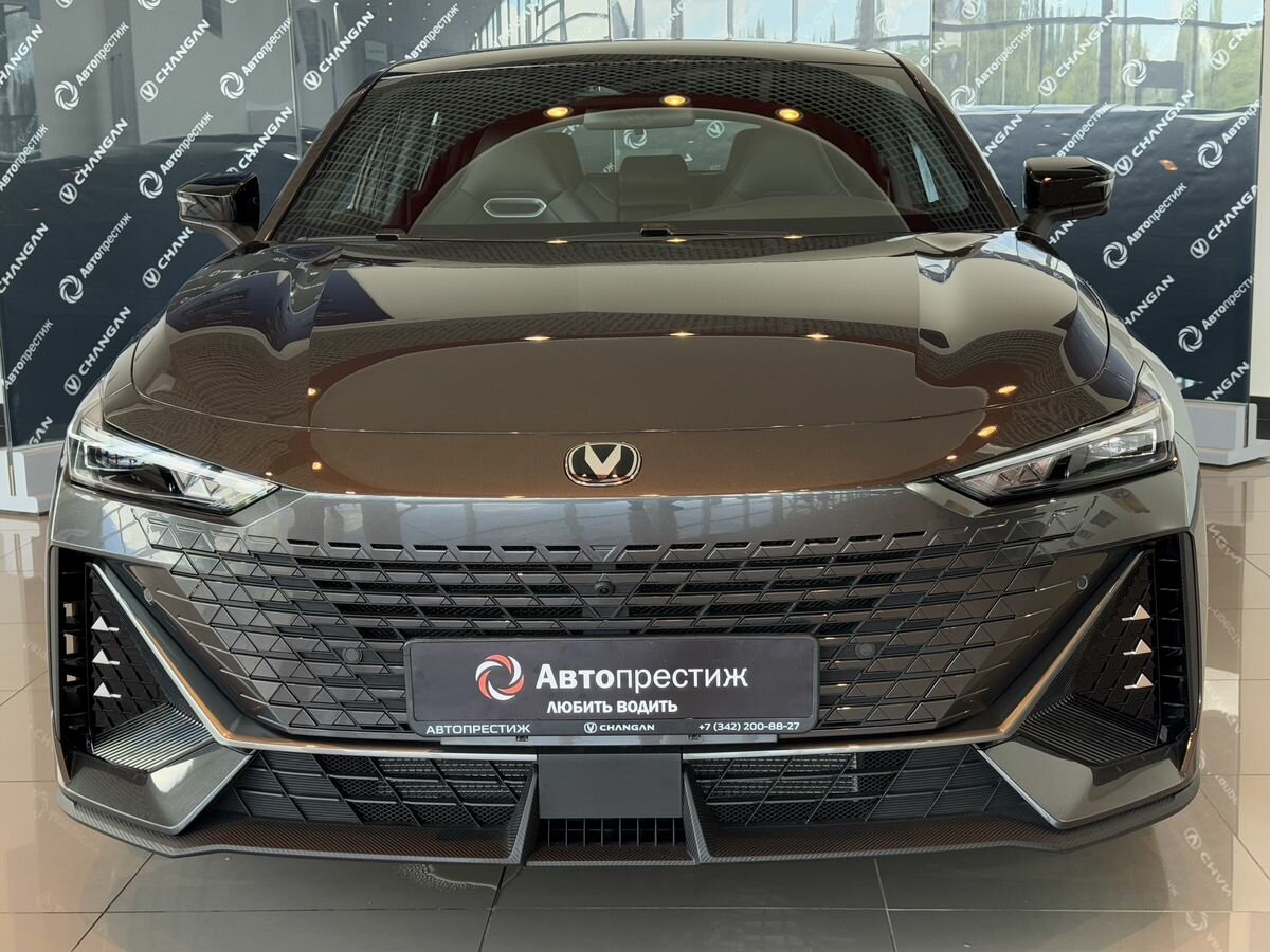 Открыть фотографии: Changan UNI-V I Рестайлинг 1