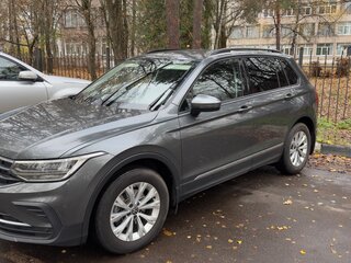 2021 Volkswagen Tiguan II Рестайлинг, серый, 2600000 рублей, вид 1