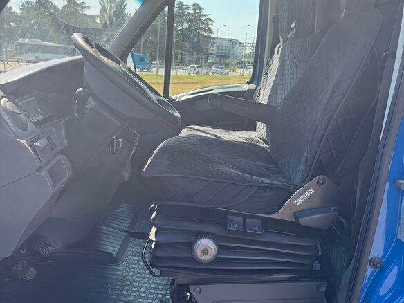 2012 Iveco Daily, синий, 2000000 рублей - вид 4