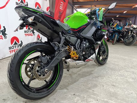 2021 Kawasaki Ninja 650, зелёный, 770000 рублей, вид 4