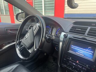 2017 Toyota Camry VII (XV50) Рестайлинг 2, чёрный, 2290000 рублей, вид 4