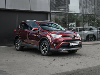 2017 Toyota RAV4 IV (XA40) Рестайлинг, красный, 2020000 рублей, вид 3
