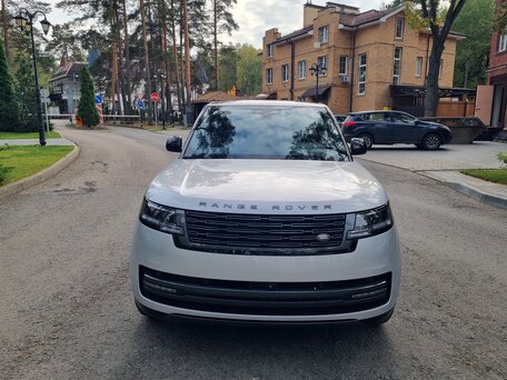 2024 Land Rover Range Rover P400 MHEV V, серебристый, 17250000 рублей, вид 4