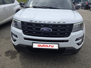 2017 Ford Explorer V Рестайлинг, белый, 2440000 рублей, вид 2