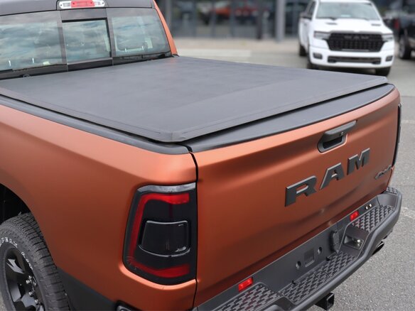 2026 Ram 1500 Crew Cab V Рестайлинг, оранжевый, 9010000 рублей - вид 13