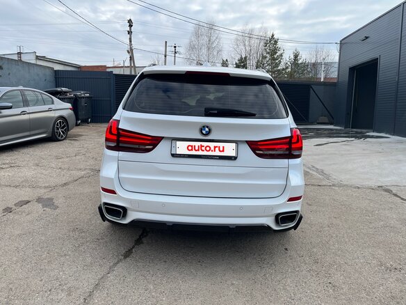 2018 BMW X5 30d III (F15), белый, 5000000 рублей - вид 4