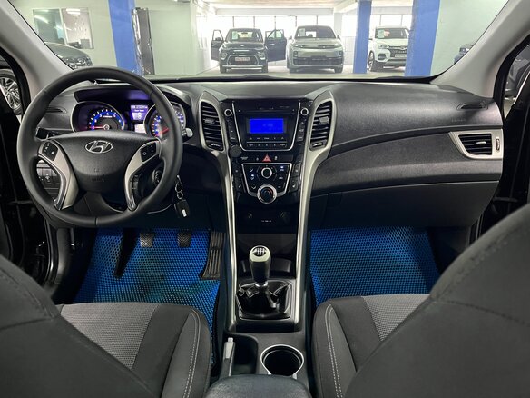 2012 Hyundai i30 II, чёрный, 640000 рублей - вид 16
