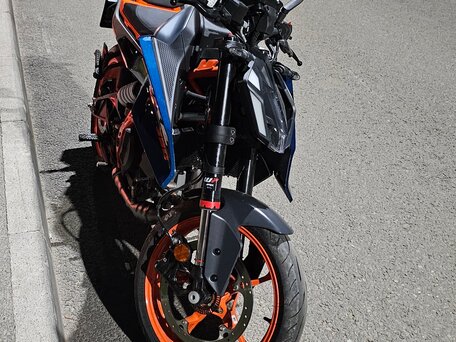 2024 KTM 390 Duke, синий, 590000 рублей, вид 1