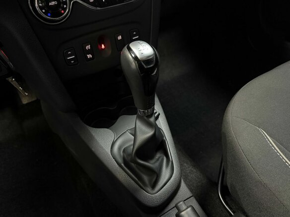 2020 Renault Logan Stepway II Рестайлинг, голубой, 1040000 рублей - вид 10