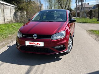 2017 Volkswagen Polo V Рестайлинг, красный, 1030000 рублей, вид 1
