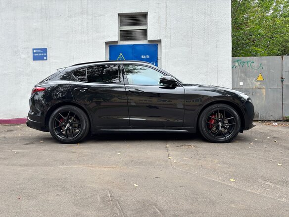 2020 Alfa Romeo Stelvio I Рестайлинг, чёрный, 2699000 рублей - вид 2
